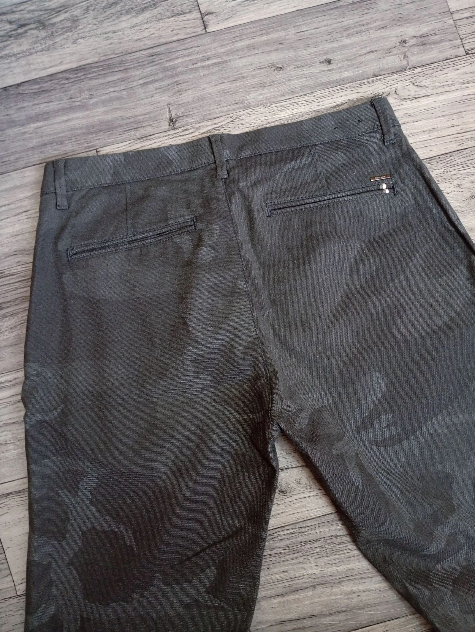Grijze camouflaged Chino Zara EU40 Zwarte Camo Militaire op maat gemaakte broek Donker Grunge – photo 5